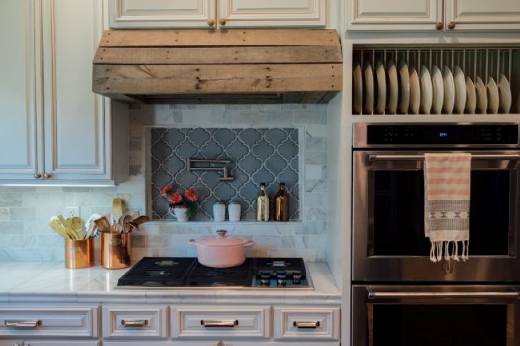 Painted cabinets around kitchen oven