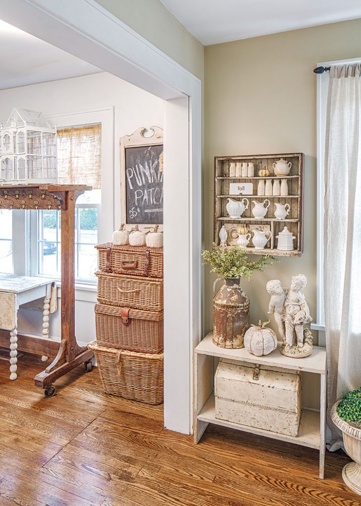 vintage hallway decor in flea market inspired farmhouse