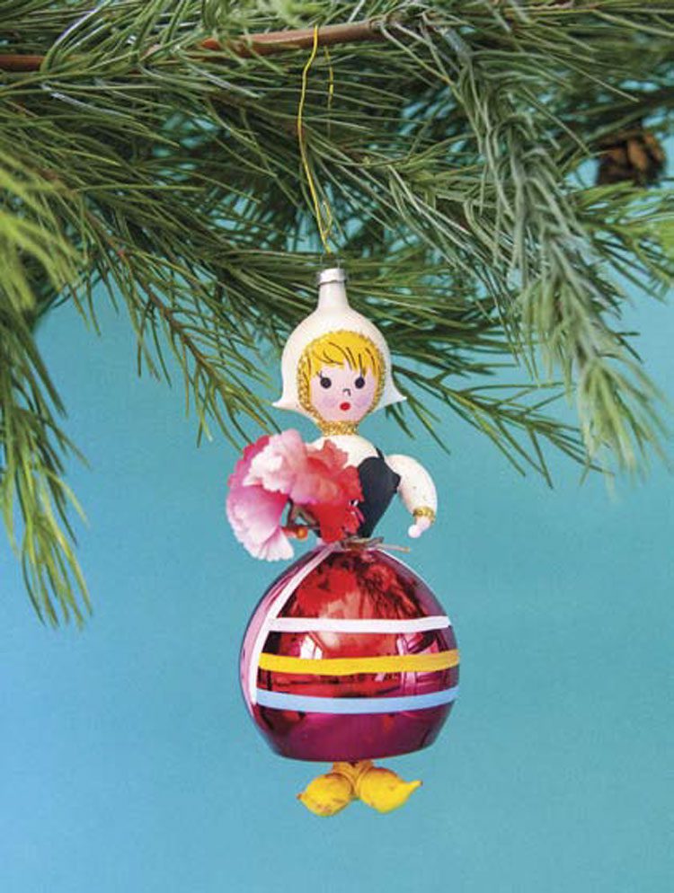 Vintage White Christmas Tree with Shiny-Brite Ornaments : Atta