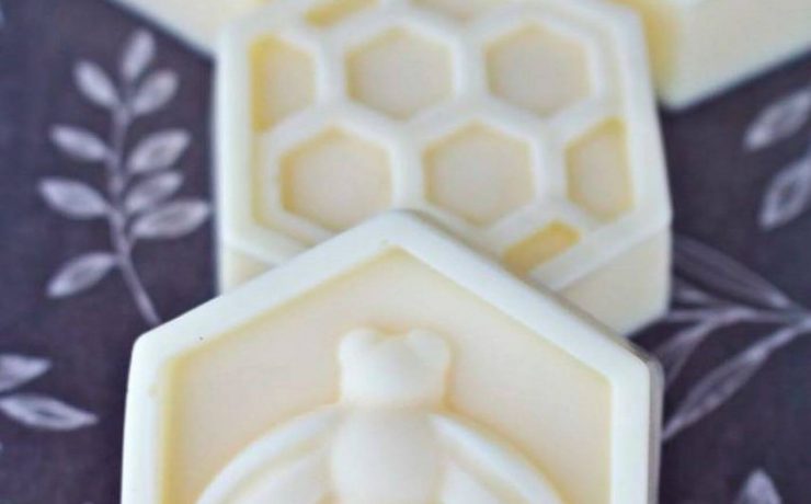 DIY honeybee Soap