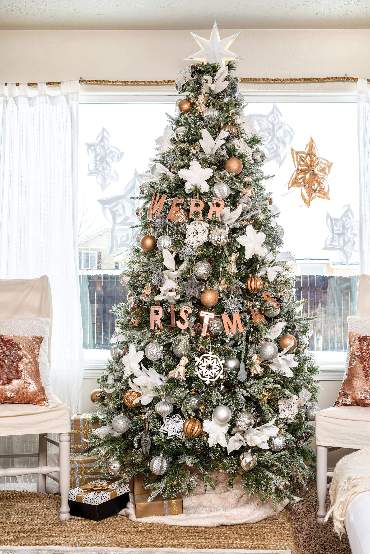 simple farmhouse christmas tree