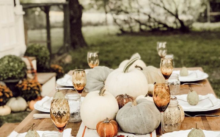Outdoor fall dinner tablescape