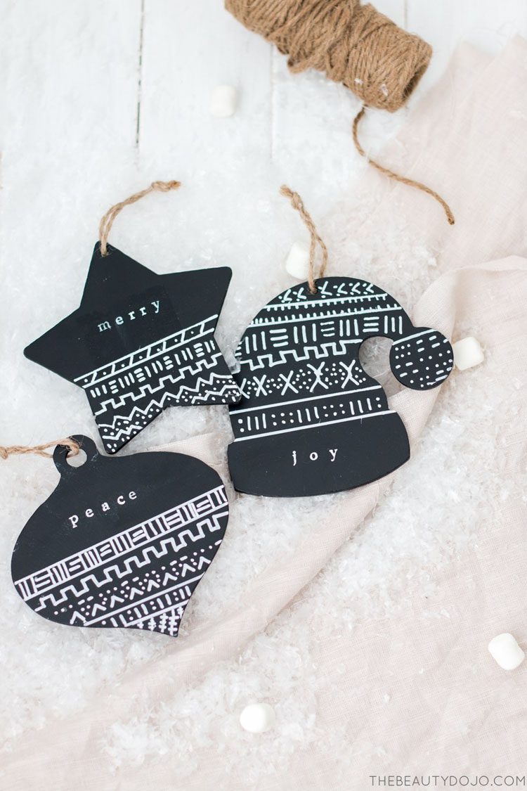 DIY Ornaments are Comin' to Town - American Farmhouse Style
