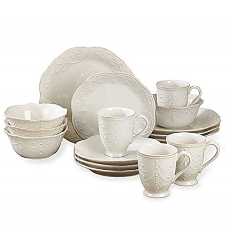 Black Friday deal on Dinnerware