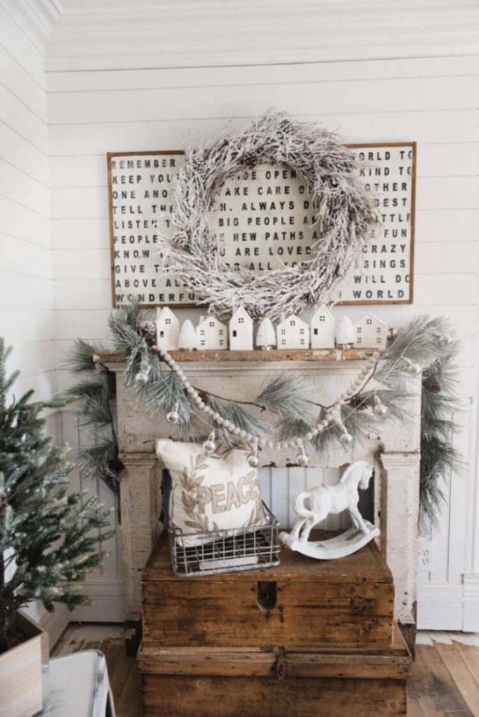 Farmhouse Christmas Decorating Ideas - American Farmhouse Style