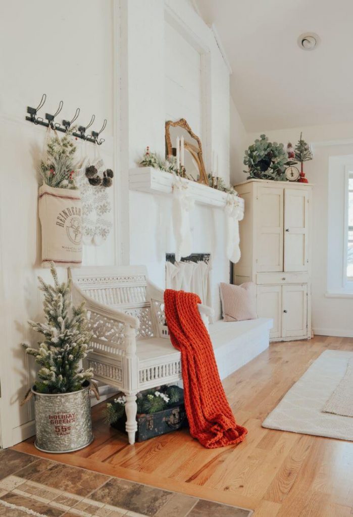 Farmhouse Christmas decorating in the entryway
