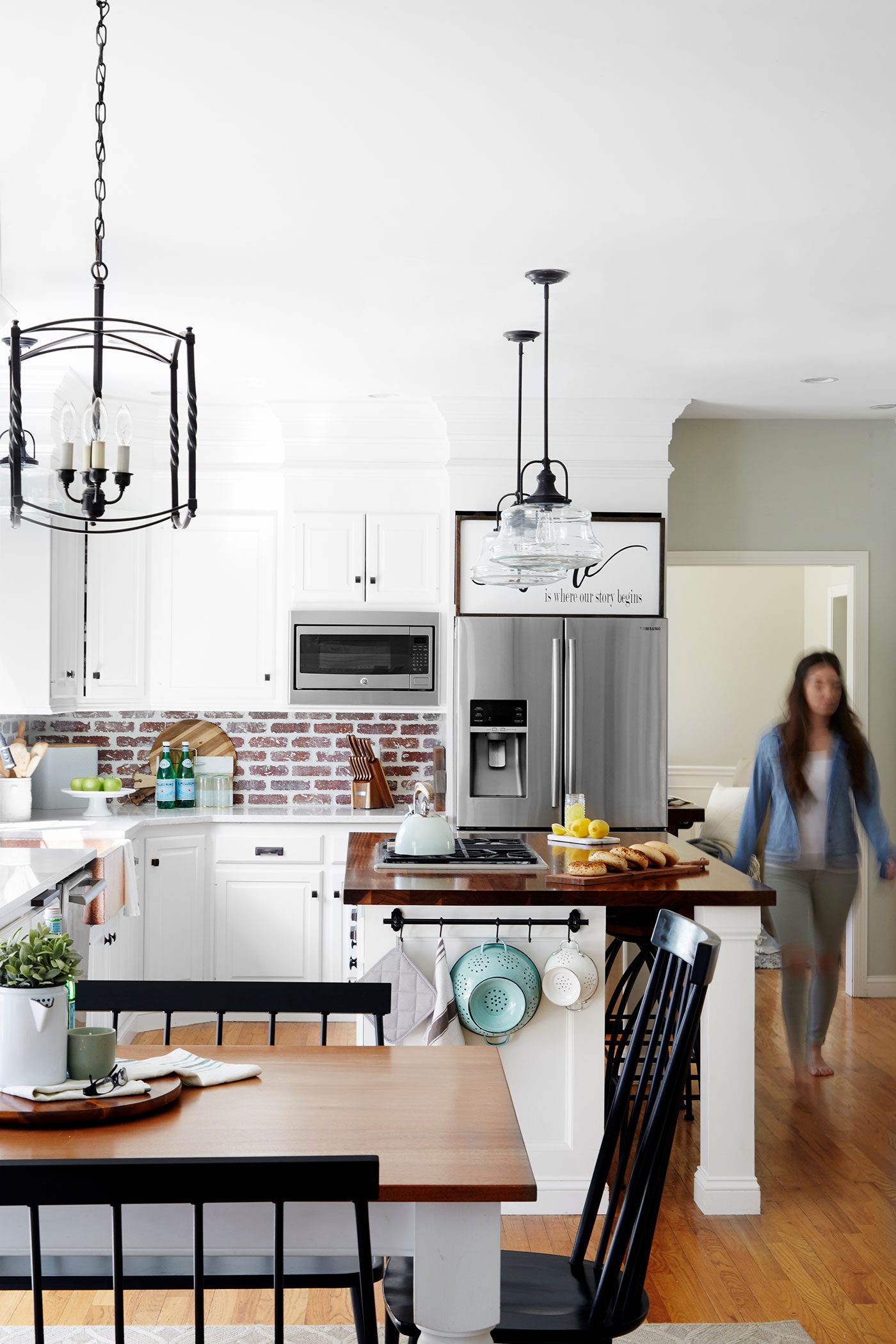 White and brick farmhouse kitchen