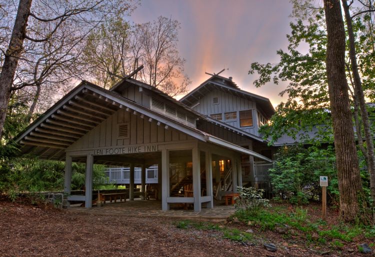 An image of the main building at Len Foote Hike Inn