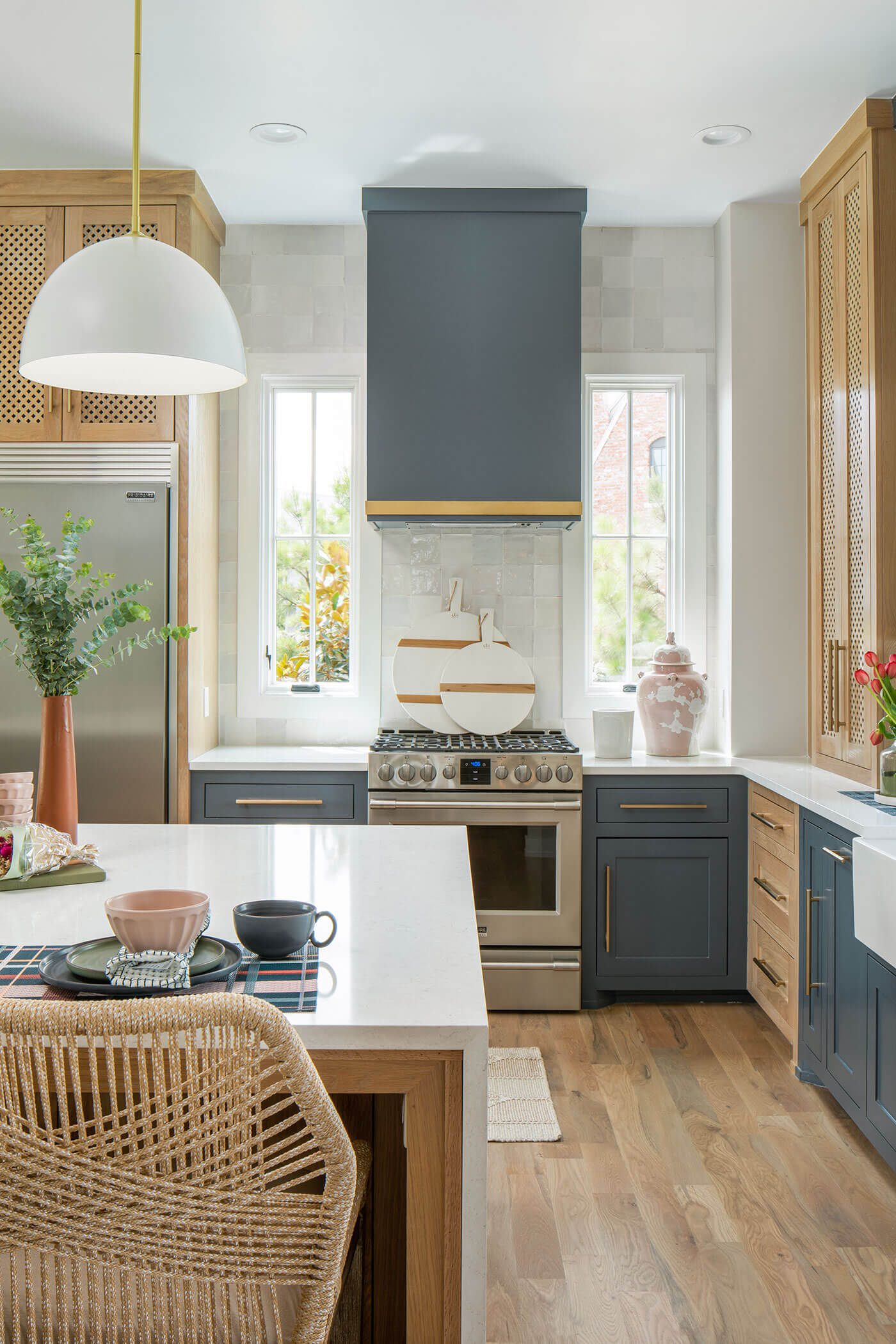 COZY MODERN FARMHOUSE KITCHEN DECORATE WITH ME, KITCHEN MAKEOVER PART 3