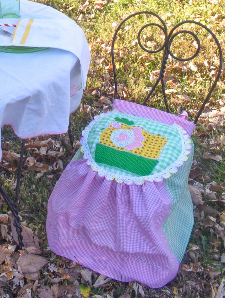 Child's chair with chair cushion