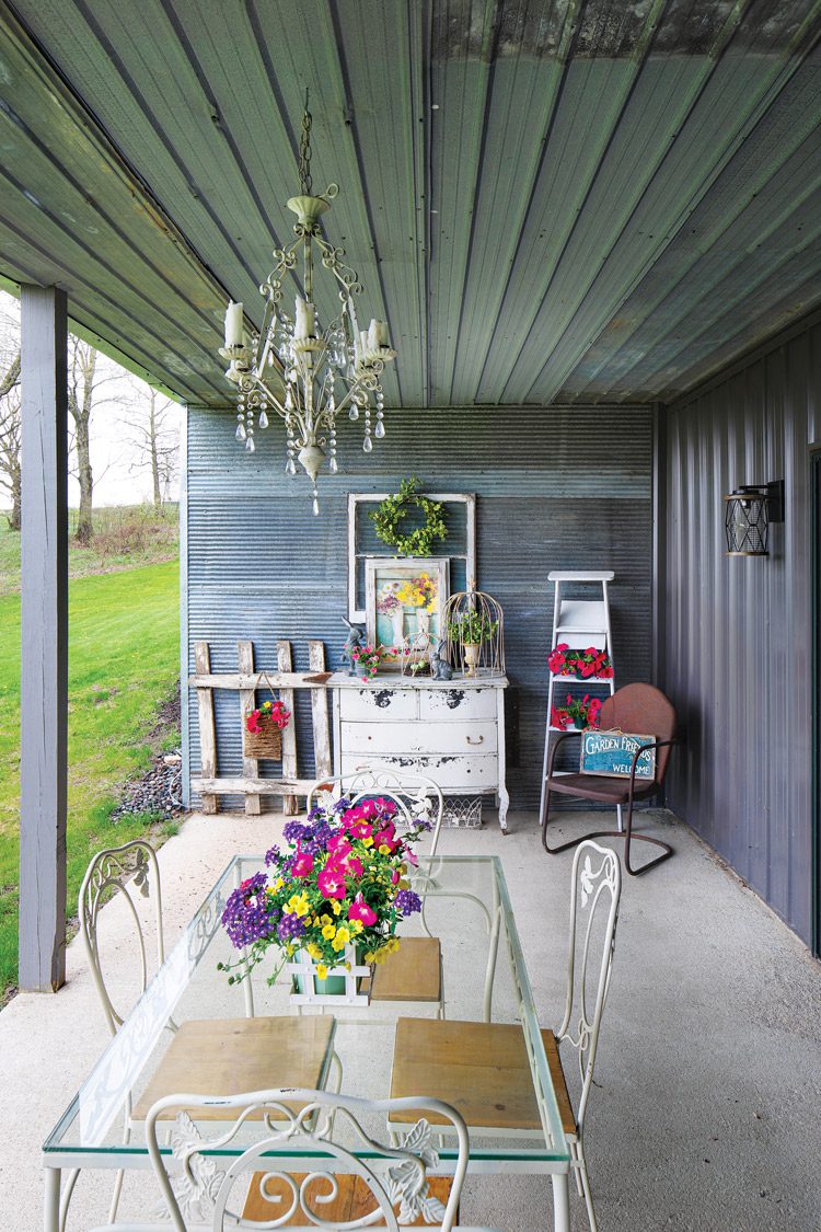 farmhouse exterior dining area