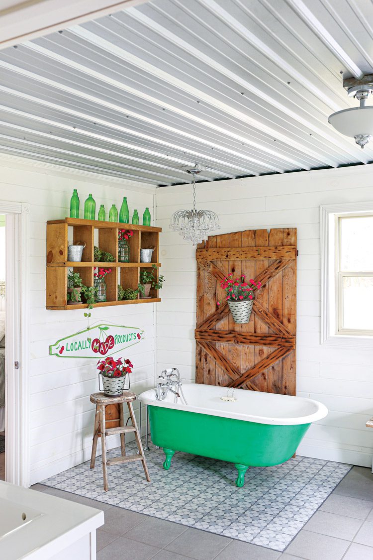 Re-Paint a Claw-Foot Tub - American Farmhouse Style