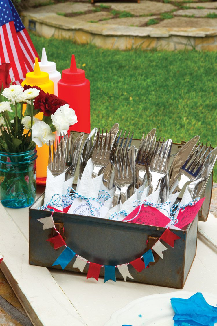 4th of July silverware display