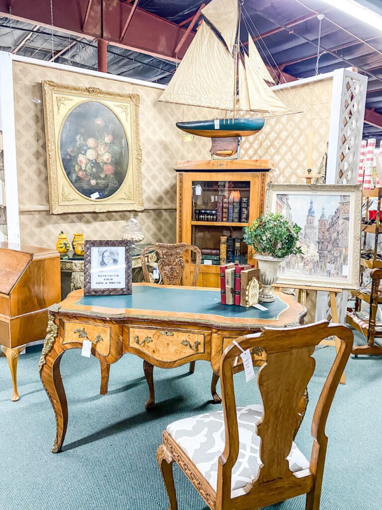 Smith's Antiques