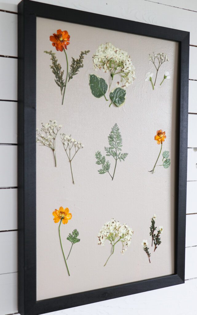 This DIY project teaches you how to preserve your favorite flowers. 