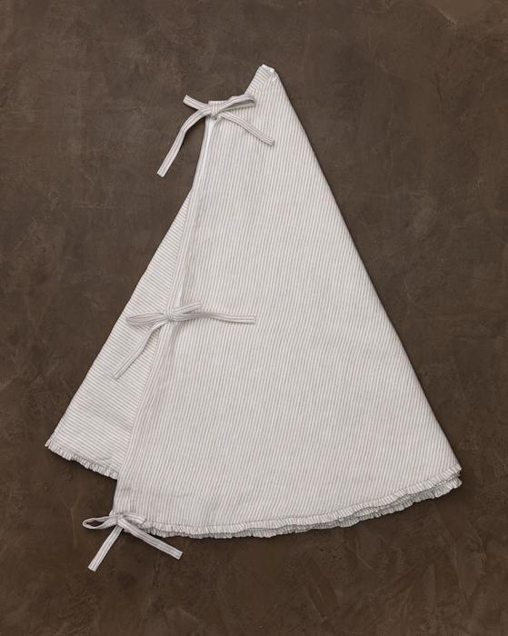 Ruffle Border Linen Tree Skirt