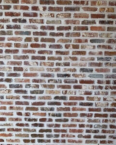 This Cherokee Brick for your farmhouse comes in super-rich red body and flecks of black and white