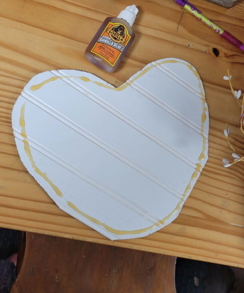 gorilla glue on heart shape