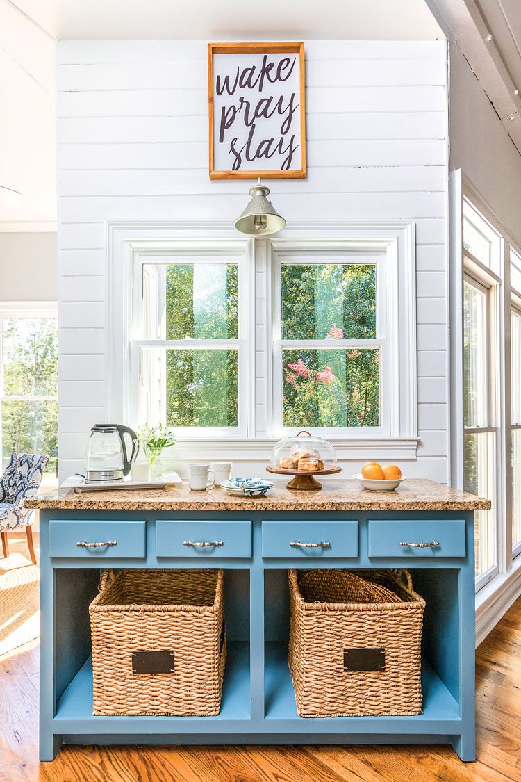 Farmhouse Style Kitchen Countertop