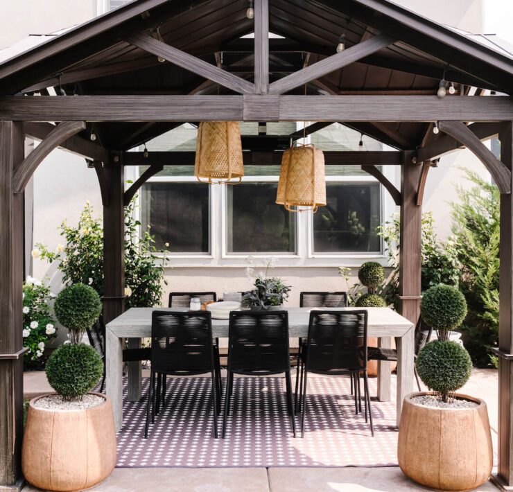 outdoor dining area