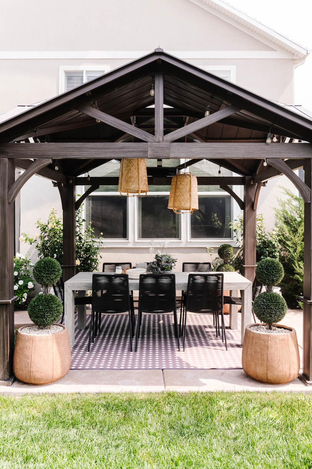 outdoor dining area