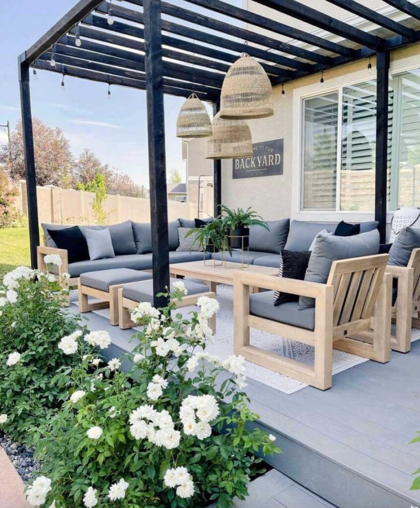 outdoor pergola sectional and hanging pendants