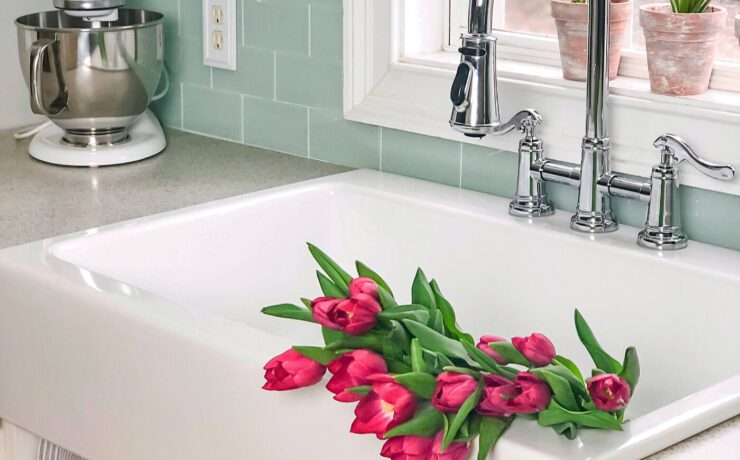 farmhouse sink crib style