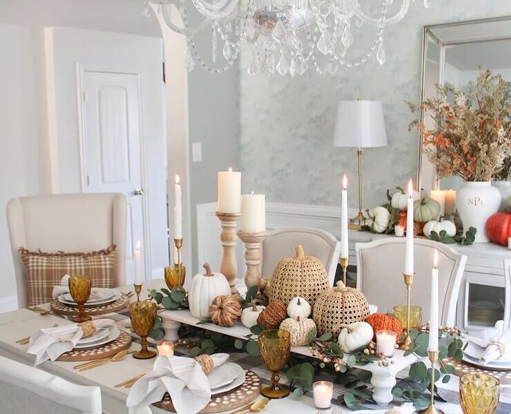 Thanksgiving neutral tablescape