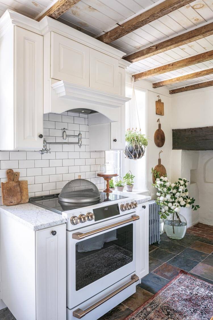 historic home kitchen