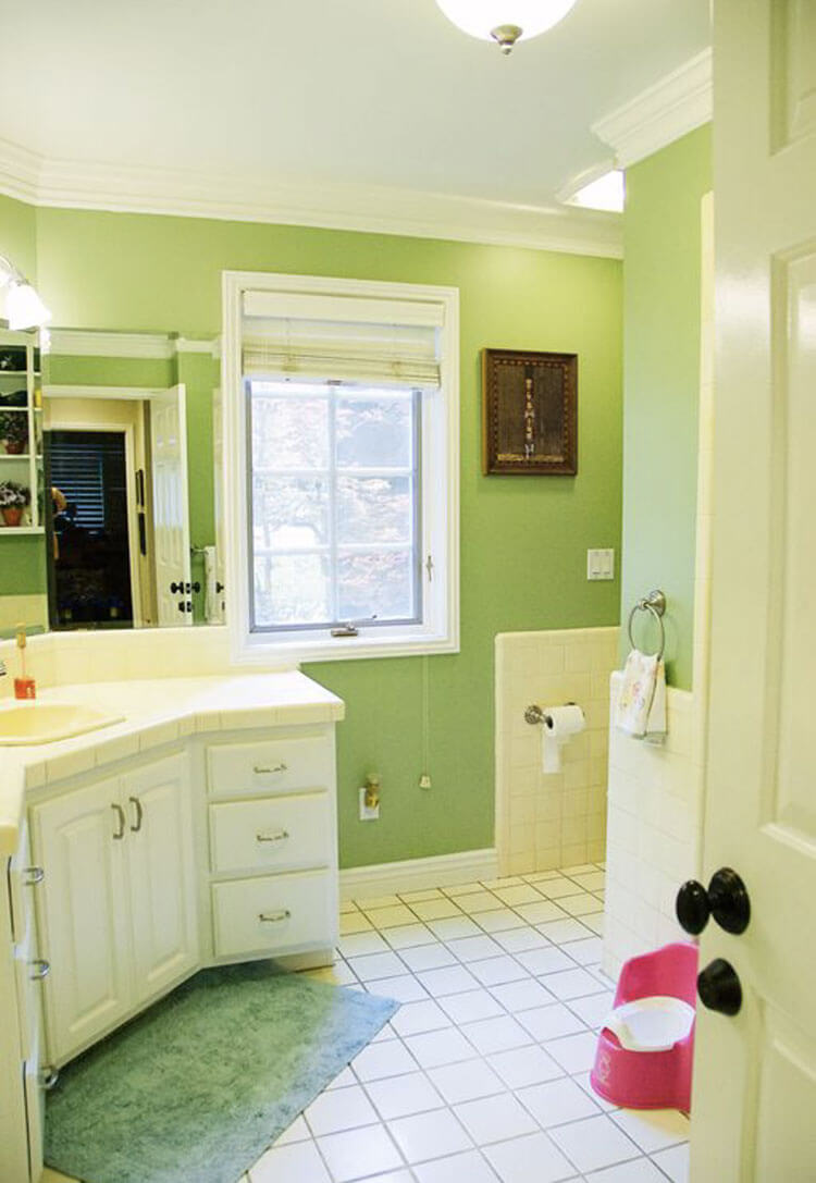 Bathroom with green walls
