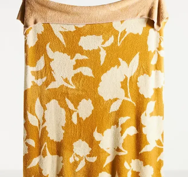 gold floral pattern blanket