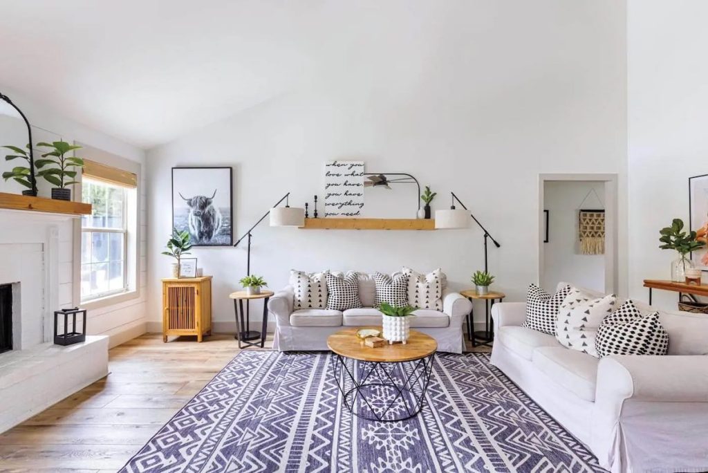 houseplants peppered throughout this modern farmhouse living room