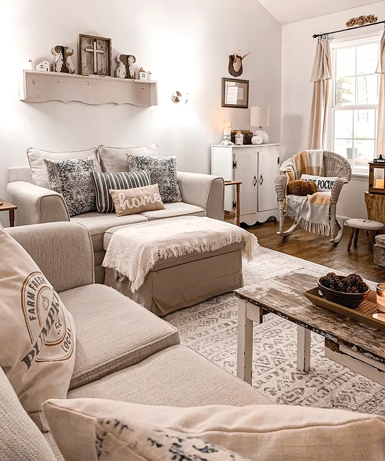 neutral living room of Lynn Langford